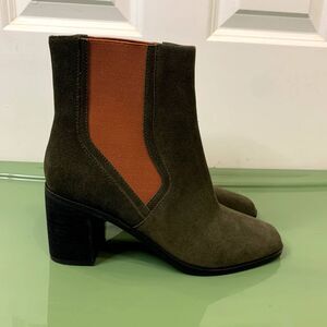Lori Goldstein Collection Low Shaft Boot Side Goring Olive Green Orange Size 7
